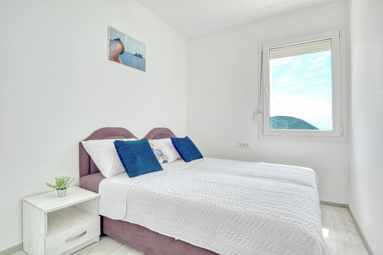Two Bedroom House With Sea View Maj Buljarica Exteriör bild