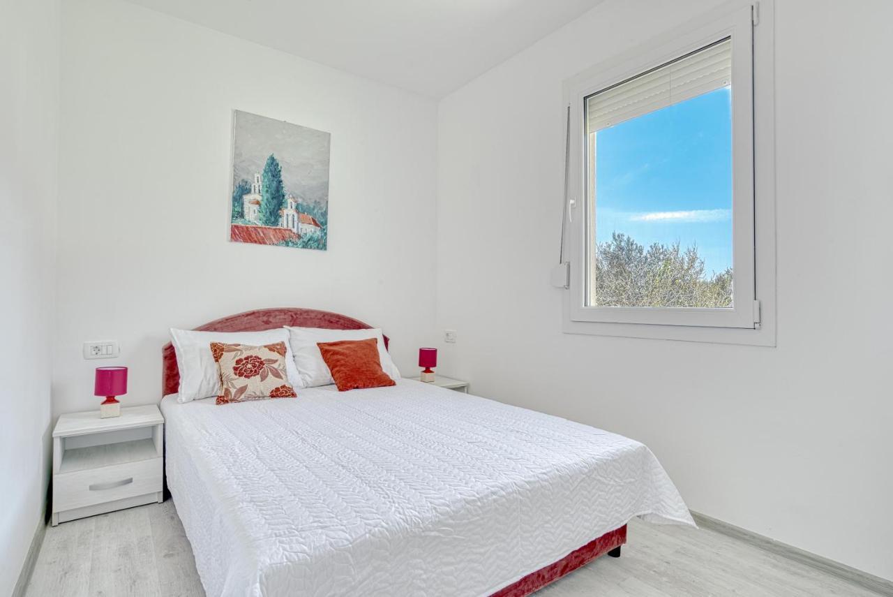 Two Bedroom House With Sea View Maj Buljarica Exteriör bild