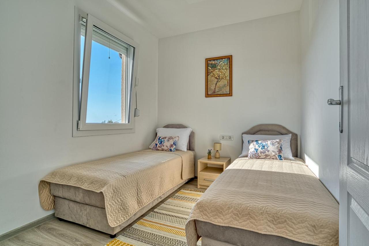 Two Bedroom House With Sea View Maj Buljarica Exteriör bild