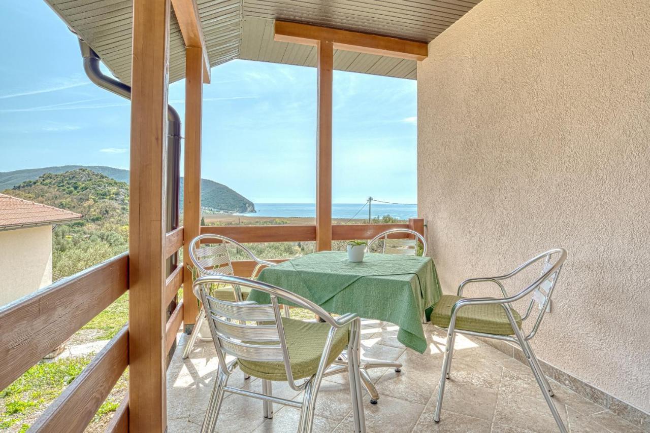Two Bedroom House With Sea View Maj Buljarica Exteriör bild
