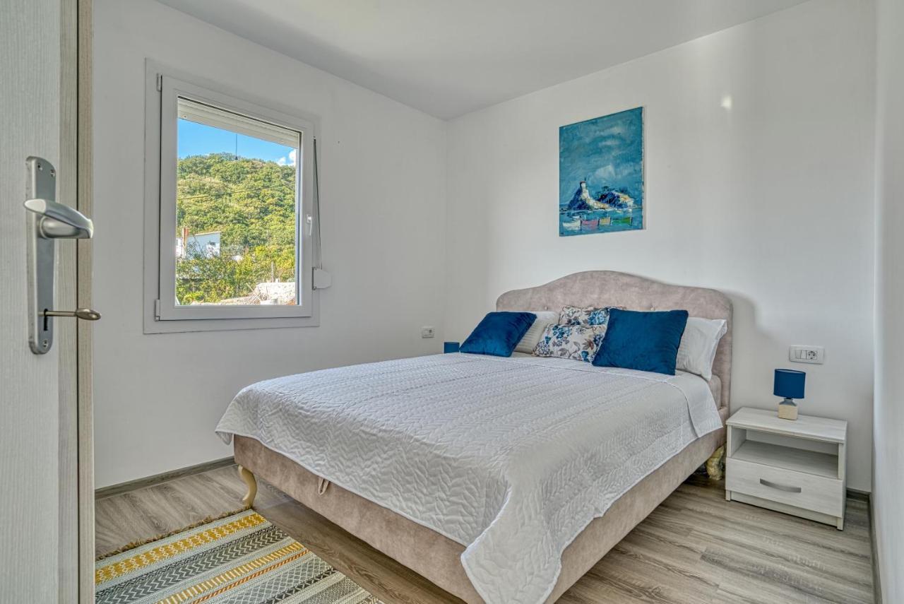 Two Bedroom House With Sea View Maj Buljarica Exteriör bild